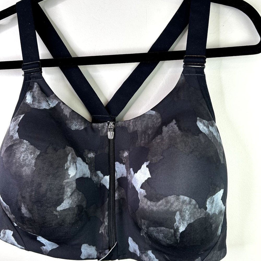Black sports bra size 40D - Picture 2 of 6